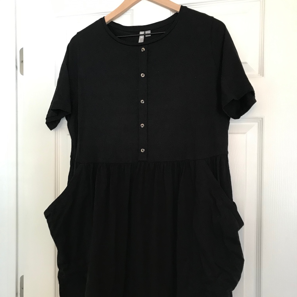 Black ASOS dress with pockets!!